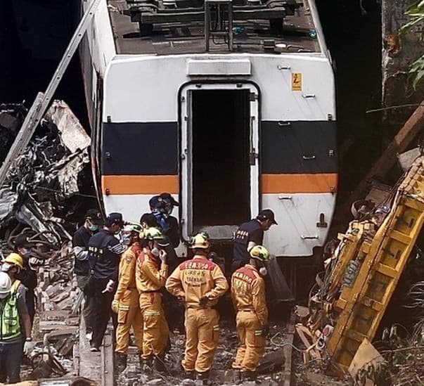 Lorry boss offers ‘deep remorse’ about Taiwan train crash