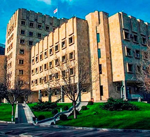 უცხო ქვეყნის მოქალაქეთა კუთვნილი დიდი ოდენობით თანხების თაღლითურად დაუფლებისთვის 11 პირს ბრალდება წარუდგინეს