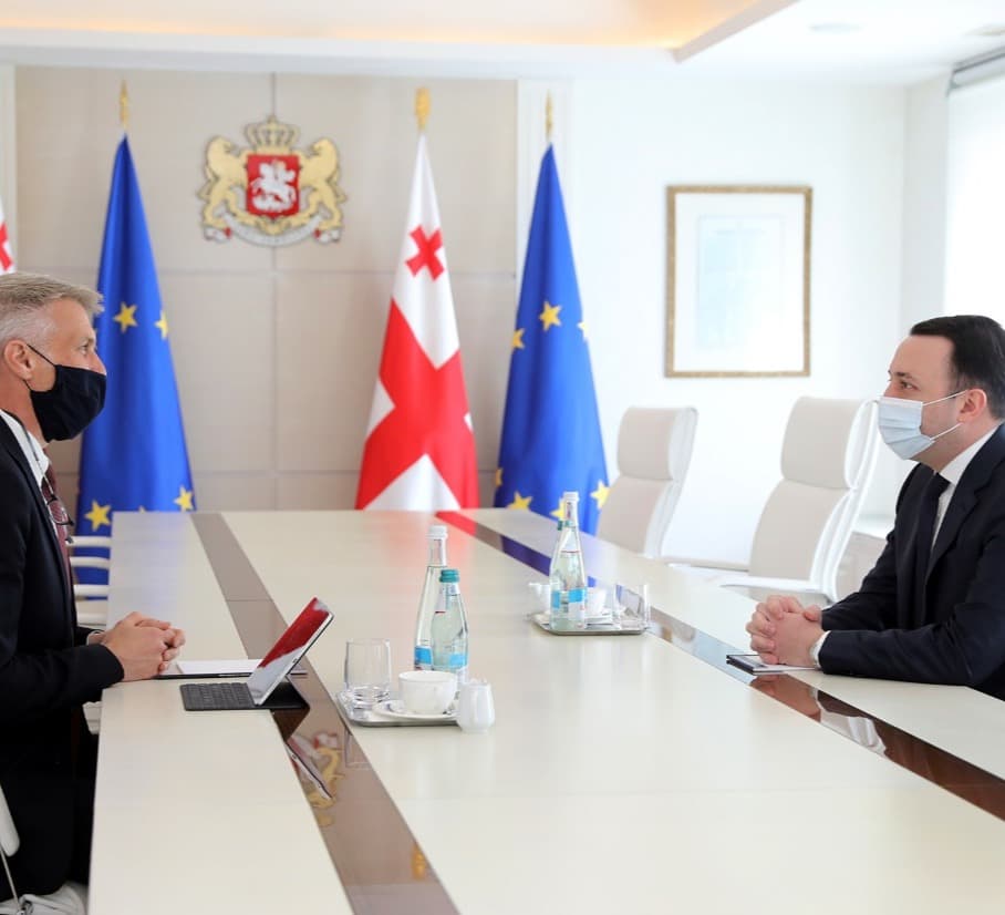 Frontnews image description