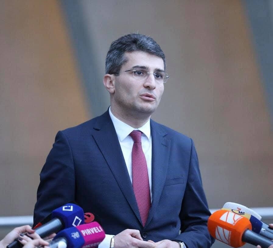 “სიტყვა აღიარებას ასე ნურავინ ეთამაშება, არავის უხსენებია! ეს არა აღიარება, არამედ ტყუილი, დაბრალება და ღალატია!”