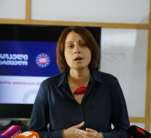 ელენე ხოშტარია კლინიკაში გადაიყვანეს