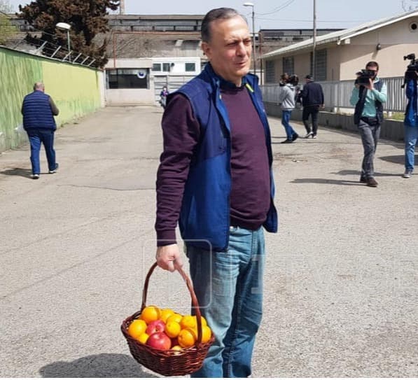 Frontnews image description