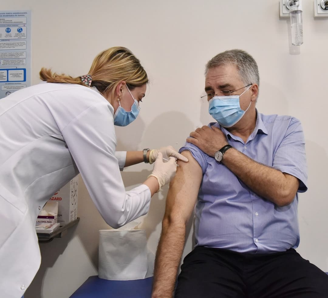 “ყველას მინდა ვთხოვო, რომ გაიარონ ექიმთან კონსულტაცია და ჩაიტარონ ვაქცინაცია”