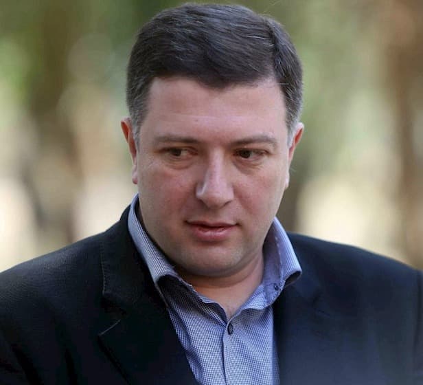 “როგორ შეიძლება ასეთი ტყუილები საზოგადოებას აჭამო? რანაირად უნდა გადაიხადოს გირაო, ხომ გაუქმებულია?”