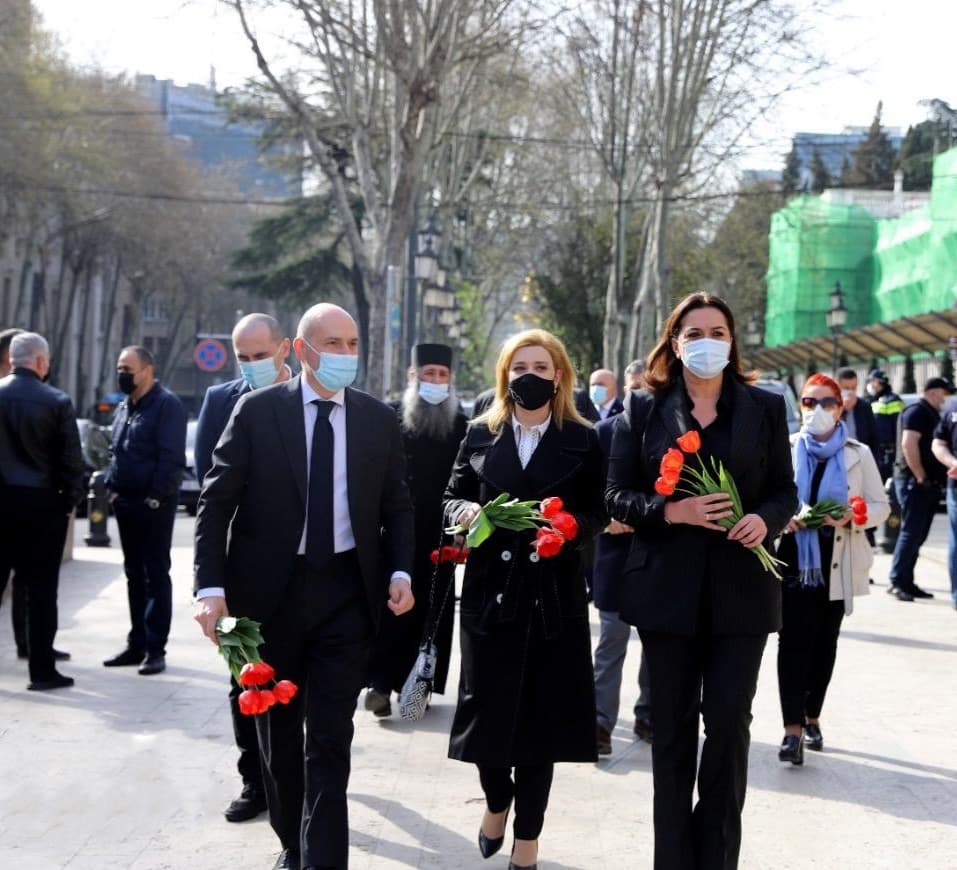 Frontnews image description