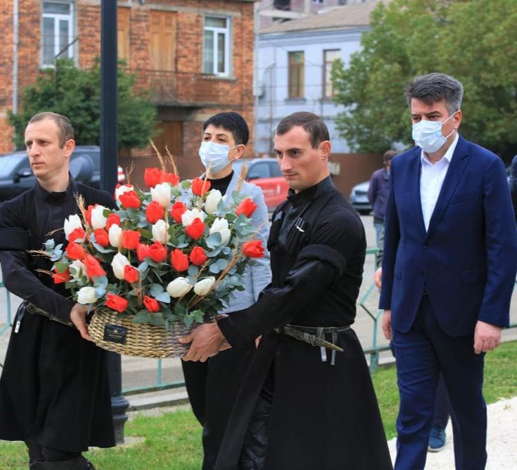 Frontnews image description