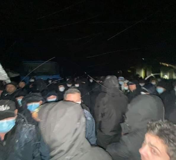 “პოლიცია გვემუქრება, რომ თუ არ გავხსნით გზას, გამოიყენებენ პროპორციულ ძალას და აიღებენ გუმათის კარავსაც”