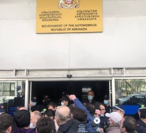 Frontnews image description