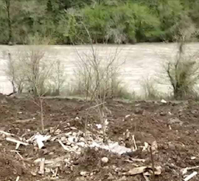 ნამოხვანში, ტერიტორია, სადაც ხეობის მცველების კარვები იყო განთავსებული, მძიმე ტექნიკამ გადახნა