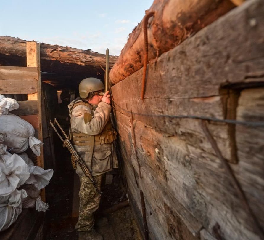 In Donbass, a soldier of the Armed Forces of Ukraine died as a result of an explosion on a grenade, two more were wounded