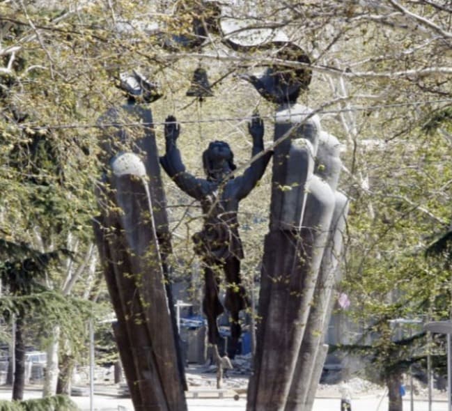 14 აპრილს საქართველოში დედაენის დღე აღინიშნება