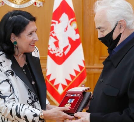 სალომე ზურაბიშვილმა ხუთი ქართველი მეცნიერი დააჯილდოვა
