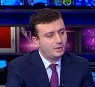 “მე არ ვიცი ბიძინა ივანიშვილი რომელ ძალაზე წერს, მაგრამ ჩვენ ის ძალა არ ვართ”