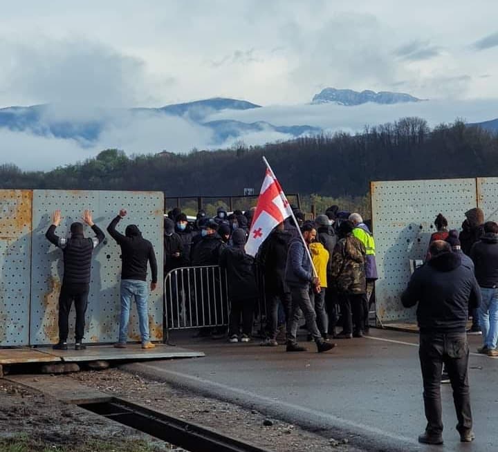 გუმათში რიონის ხეობის მცველების აქცია გრძელდება
