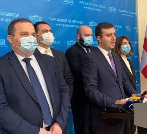 “გამოჩნდებიან კიდევ ადამიანები მმართველი გუნდიდან, რომლებიც გამოთქვამენ სურვილს, რომ შემოუერთდნენ გახარიას გუნდს”