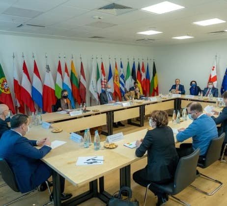 Frontnews image description