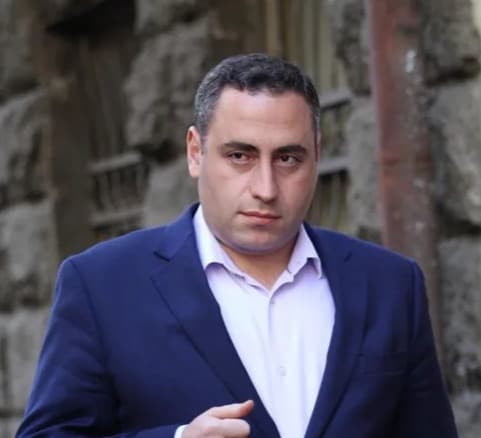 “პირდაპირ წერია, რომ ორივე პოლიტპატიმრის საქმე უნდა გადაწყდეს, ასევე მითითებულია 43%-ის აუცილებლობის აღება “ოცნების” მხრიდან”