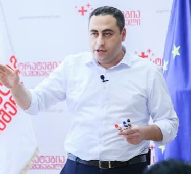 “სტრატეგია აღმაშენებელი“ მედიატორების მიერ წარდგენილ დოკუმენტს ხელს მოაწერს