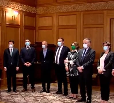 ორბელიანების სასახლეში შარლ მიშელის დოკუმენტს ხელი მოეწერა