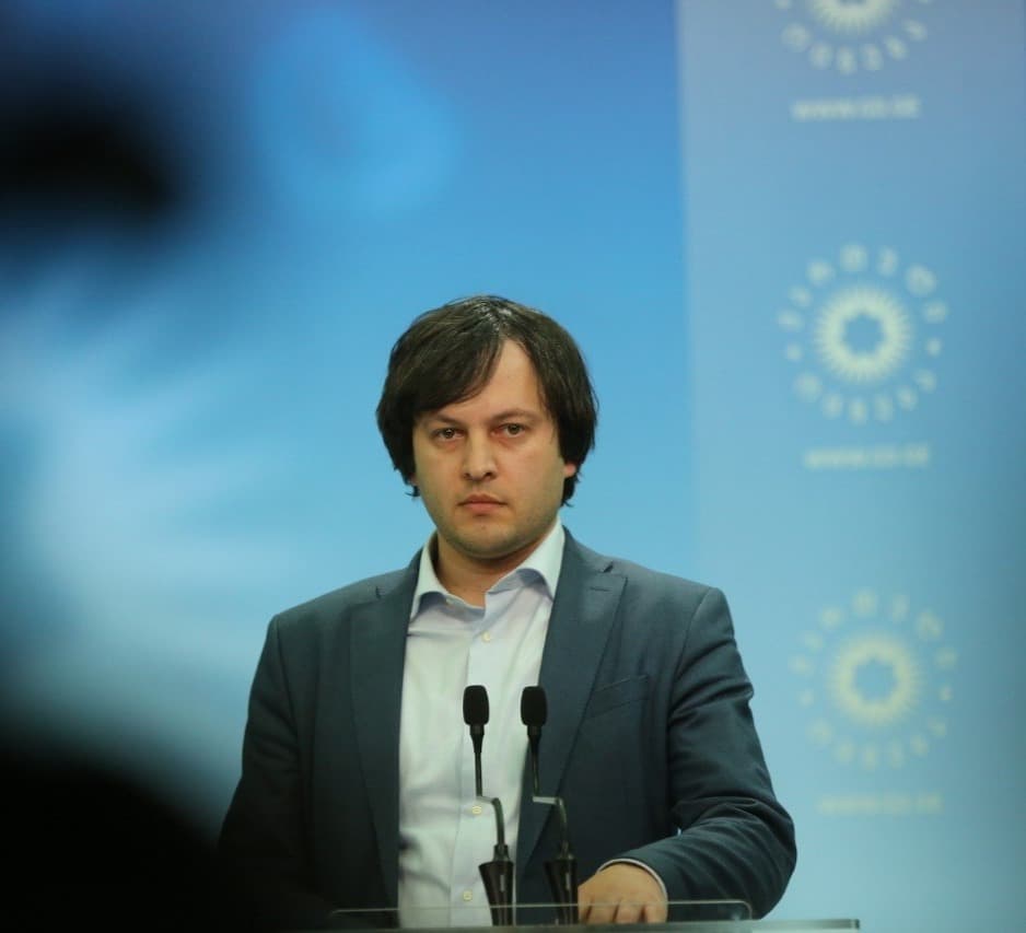 “შეთანხმება გულისხმობს პირველივე პლენარულ სხდომაზე ოპოზიციის იმ ნაწილის დასწრებას, ვინც დოკუმენტს ხელი მოაწერა”