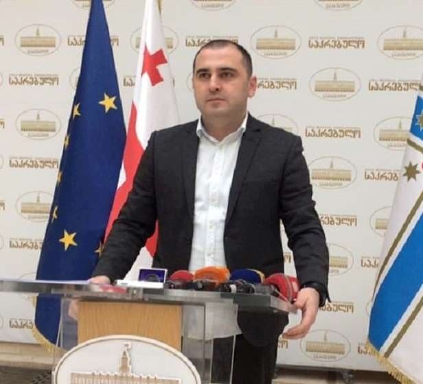 “როგორც პოლიტიკოსი გრიგოლ ვაშაძე აღარ არსებობს და როგორც ადამიანი, მოიქცა ისე, რომ არ შეუძლია ყოფილ თანაგუნდელებს ჩახედოს თვალებში”