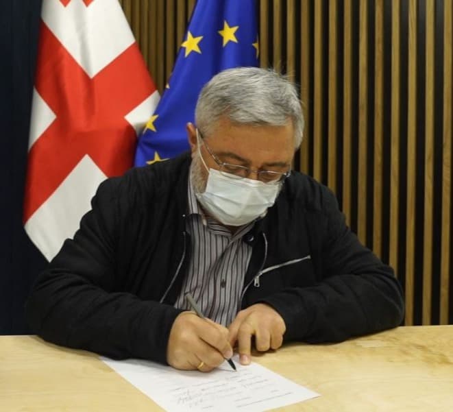 Frontnews image description