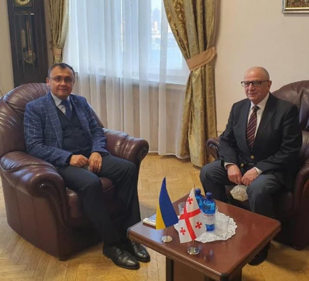 Frontnews image description