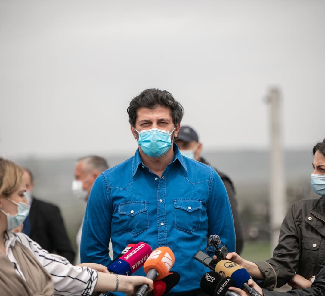 “რას ერჩით თამარ ჟვანიას, რატომ უნდა გადადგეს”