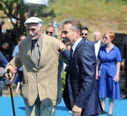 “კახი ჩვენს მეხსიერებაში სამუდამოდ დარჩება, როგორც ლაღი და განუმეორებელი, სიკეთითა და სიყვარულით სავსე რაინდი”