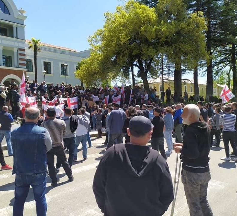 Frontnews image description