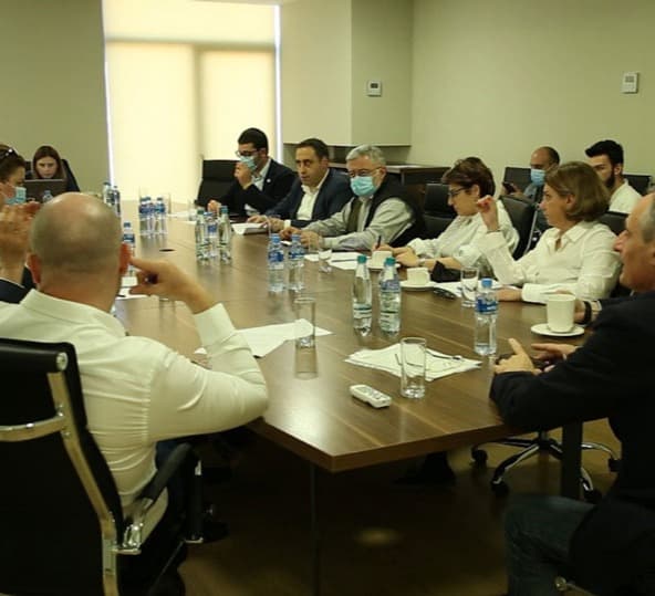 “მიგვაჩნია, რომ ახლა ოპოზიციური ძალისხმევის კონსოლიდაციის დროა”