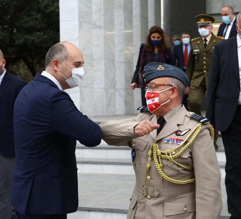 თავდაცვის მინისტრი ნატოს სამხედრო კომიტეტის თავმჯდომარეს შეხვდა