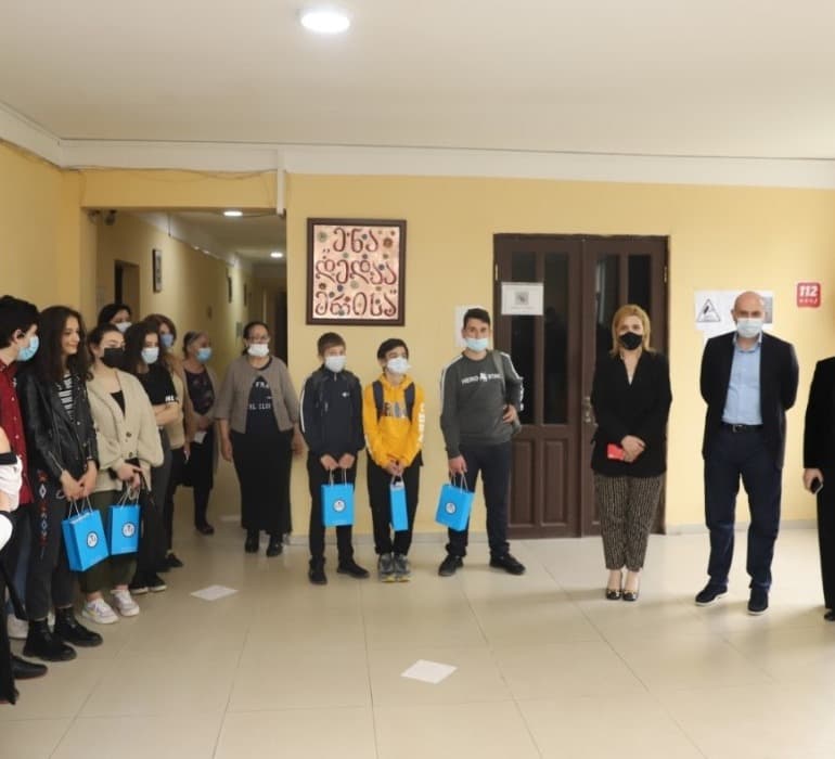 Frontnews image description