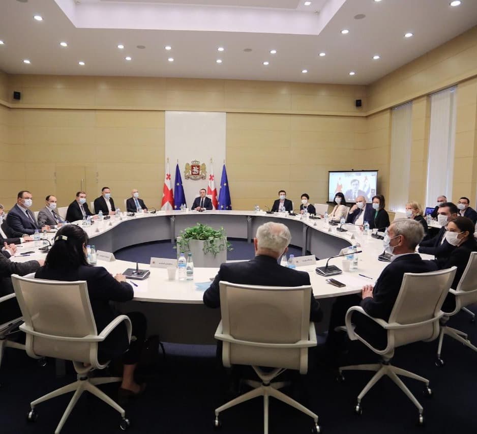 ვაქცინაციის პროცესში მიმდინარე კვირიდან მთავრობისა და პარლამენტის წევრები ჩაერთვებიან