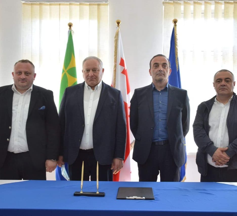 Frontnews image description