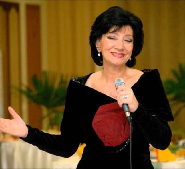 ნანი ბრეგვაძე “ფაიზერის” ვაქცინით აიცრა