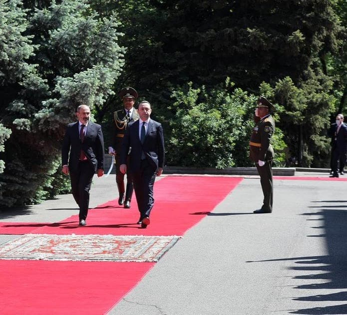 Frontnews image description