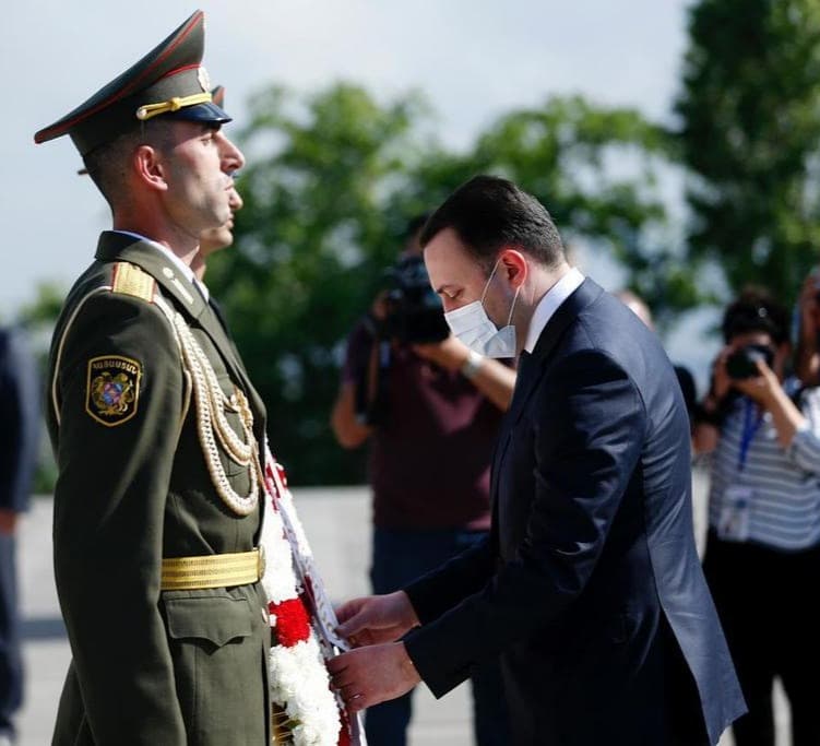 Frontnews image description