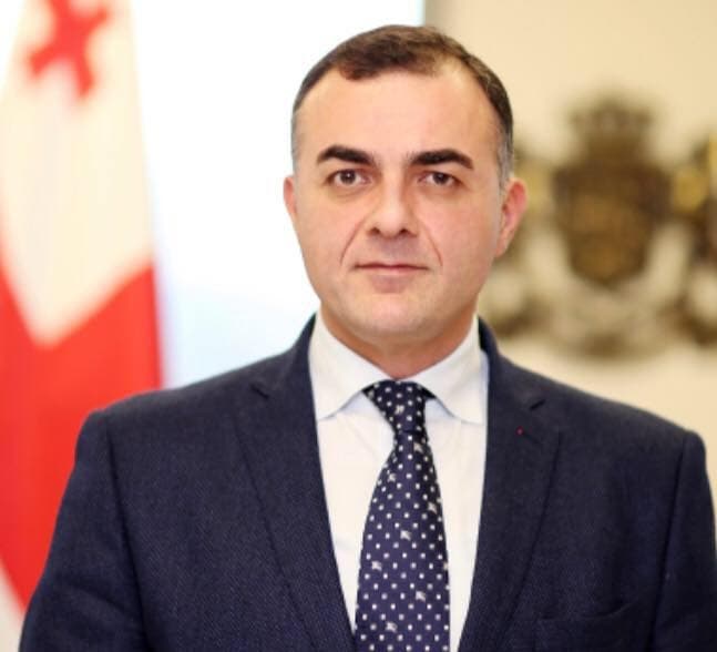 “მინდა Airzena-ს ვთხოვო, მოგვყიდოს ბილეთები ეკონომკლასის ფასად და ამით ძალიან დაგვეხმარება”