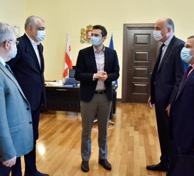 Frontnews image description