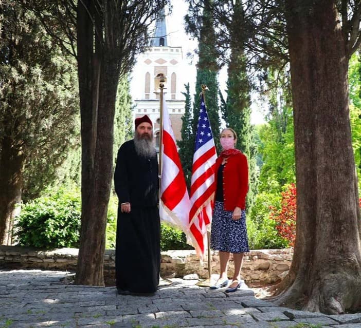 კელი დეგნანი სიღნაღში, ბოდბის წმინდა ნინოს მონასტერში იმყოფებოდა