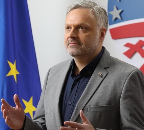 “ვფიქრობ, პოლიტიკურმა საბჭომ გადაწყვეტილება უნდა მიიღოს, რომ ახლა ჩავატაროთ იდეების პრაიმერისი”