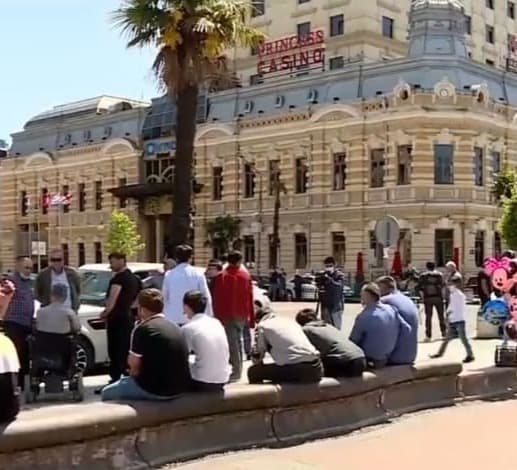 Frontnews image description