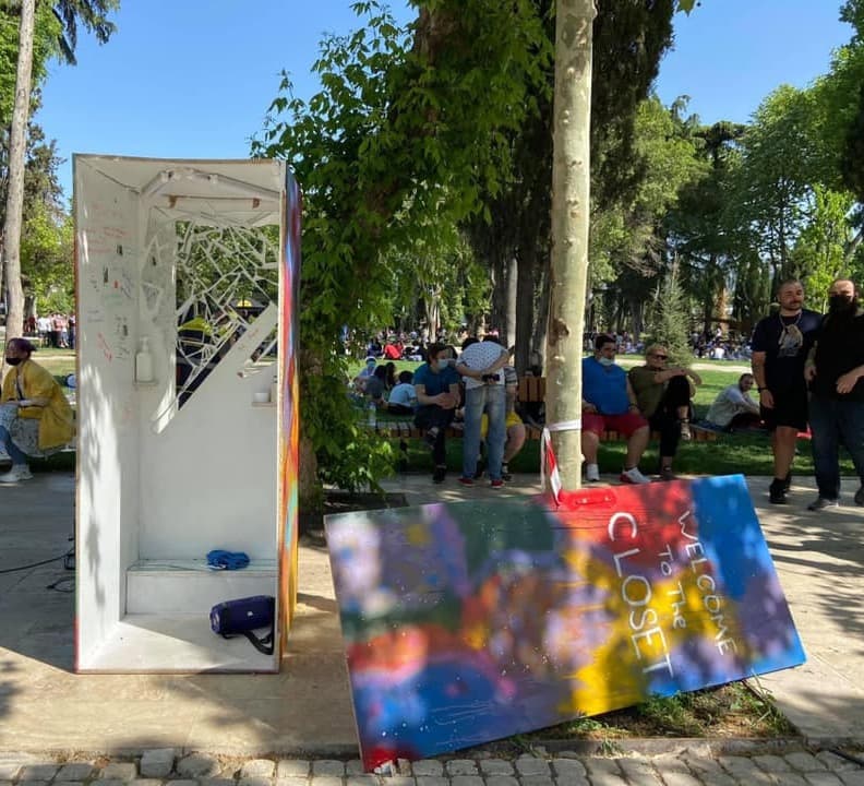 Frontnews image description