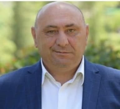 “ბოდიშს გიხდი და დაბადების დღეს გილოცავ, გიჩოქებ და გთხოვ, არ მიმატოვო”