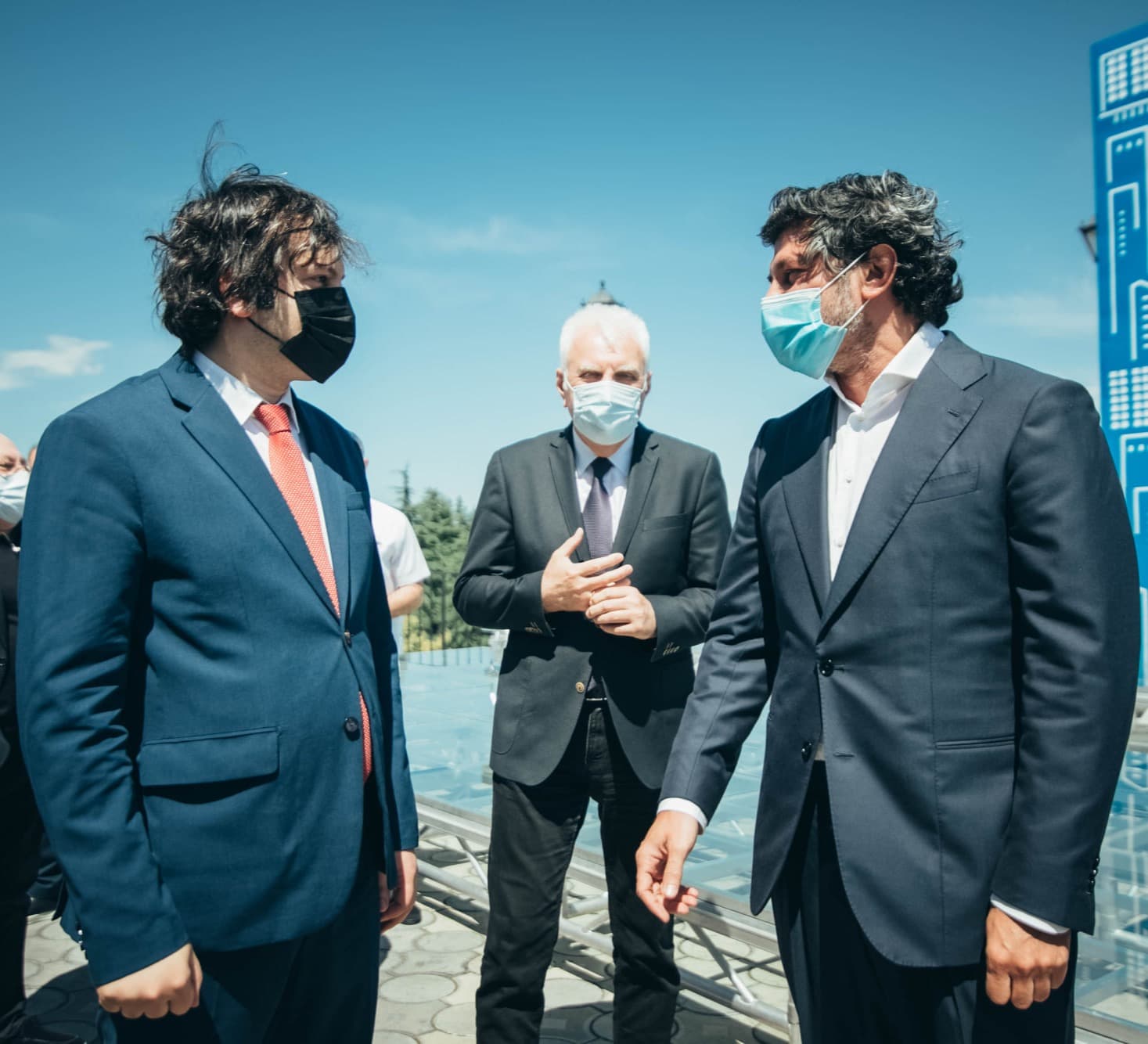 Frontnews image description