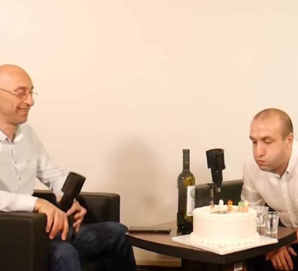 “იაგო 39 წლის გახდა, ყველანი ვულოცავთ, ტაში დავუკრათ, რავი”