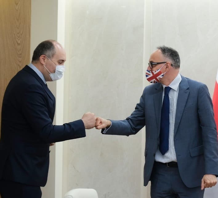 თავდაცვის მინისტრმა დიდი ბრიტანეთის ელჩთან გაცნობითი შეხვედრა გამართა