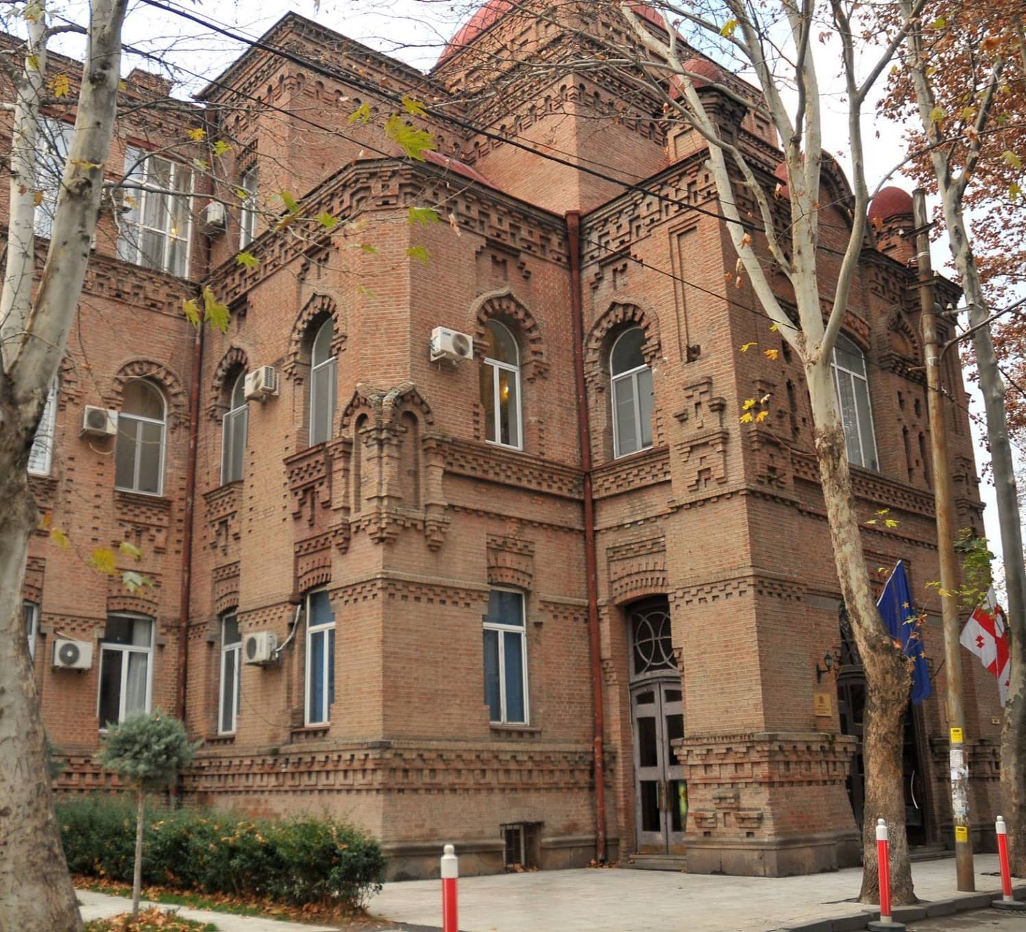 Frontnews image description