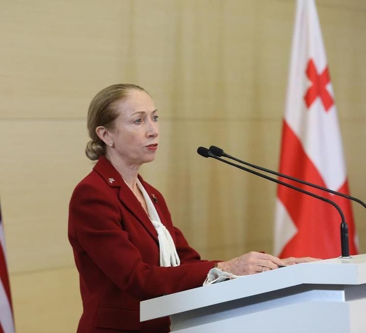 “ძალიან გვახარებს ახალი პროგრამა, ახალი ფაზა ჩვენს ურთიერთობაში”